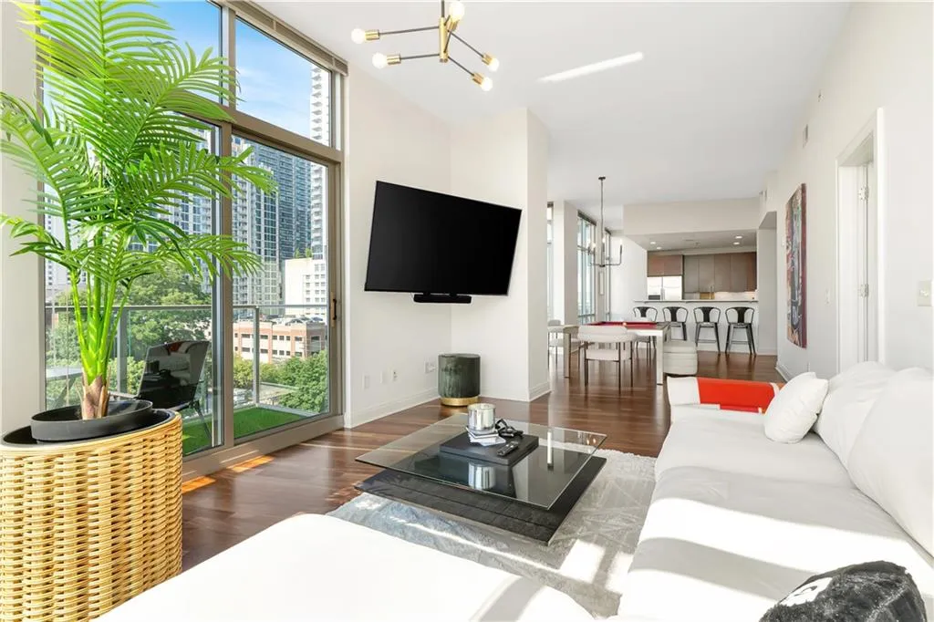 905 Juniper Street Ne Unit 805, Atlanta, Georgia 30309, 3 Bedrooms Bedrooms, ,2 BathroomsBathrooms,Residential,For Sale,905 Juniper Street Ne Unit 805,7605212