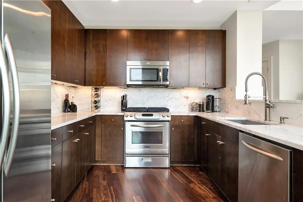 905 Juniper Street Ne Unit 805, Atlanta, Georgia 30309, 3 Bedrooms Bedrooms, ,2 BathroomsBathrooms,Residential,For Sale,905 Juniper Street Ne Unit 805,7605212