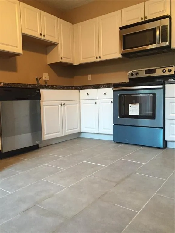 350 Winding River Drive Unit E, Sandy Springs, Georgia 30350, 3 Bedrooms Bedrooms, ,2 BathroomsBathrooms,Residential,Sold,350 Winding River Drive Unit E,5617216
