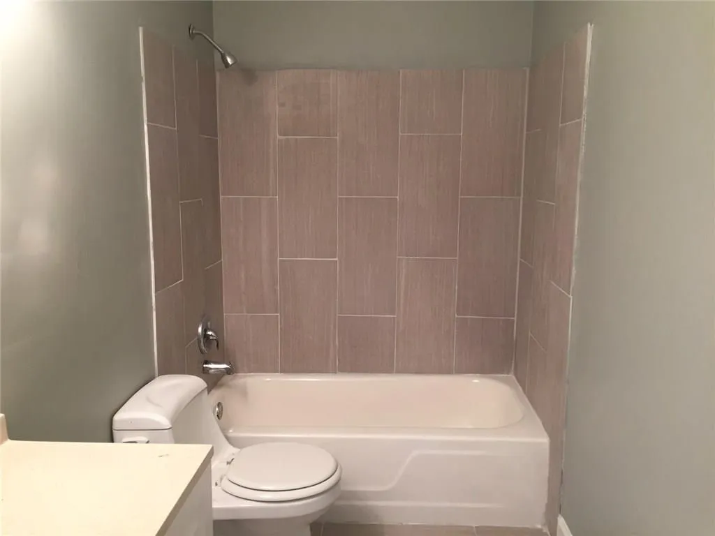 350 Winding River Drive Unit E, Sandy Springs, Georgia 30350, 3 Bedrooms Bedrooms, ,2 BathroomsBathrooms,Residential,Sold,350 Winding River Drive Unit E,5617216