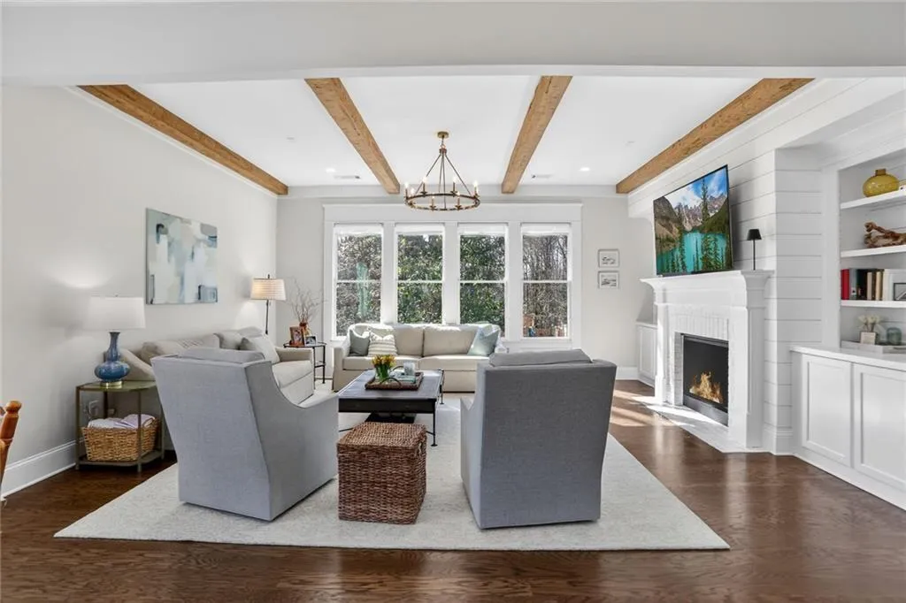 287 Green Hill Road, Atlanta, Georgia 30342, 5 Bedrooms Bedrooms, ,4 BathroomsBathrooms,Residential,For Sale,287 Green Hill Road,7725388