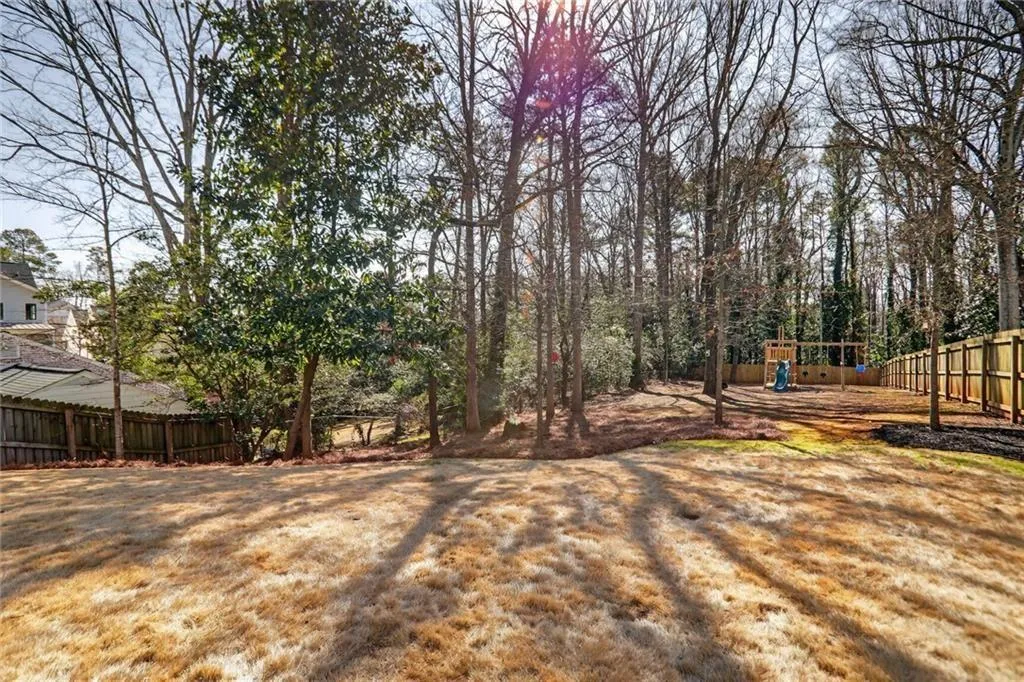 287 Green Hill Road, Atlanta, Georgia 30342, 5 Bedrooms Bedrooms, ,4 BathroomsBathrooms,Residential,For Sale,287 Green Hill Road,7725388
