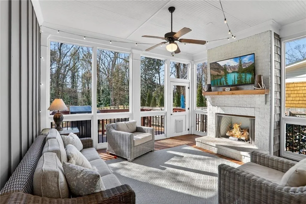 287 Green Hill Road, Atlanta, Georgia 30342, 5 Bedrooms Bedrooms, ,4 BathroomsBathrooms,Residential,For Sale,287 Green Hill Road,7725388
