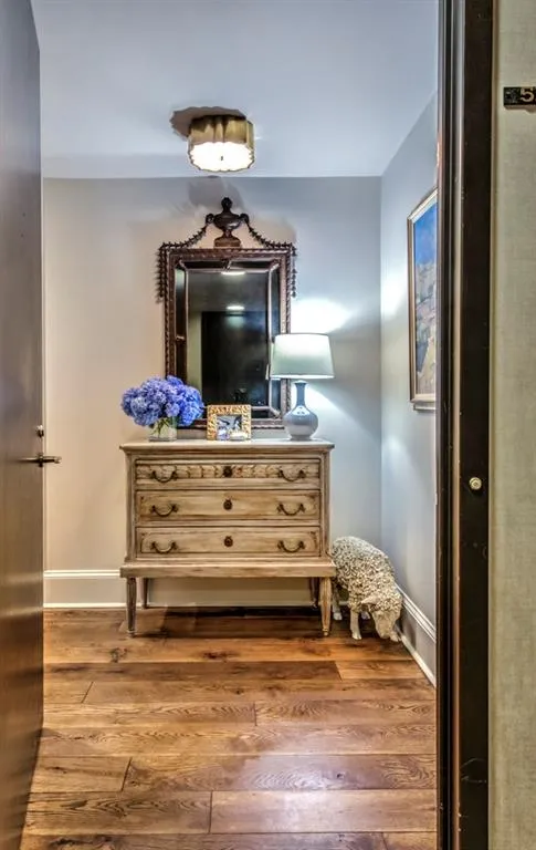 2575 Peachtree Road Ne Unit 5f, Atlanta, Georgia 30305, 1 Bedroom Bedrooms, ,1 BathroomBathrooms,Residential,Sold,2575 Peachtree Road Ne Unit 5f,6029097