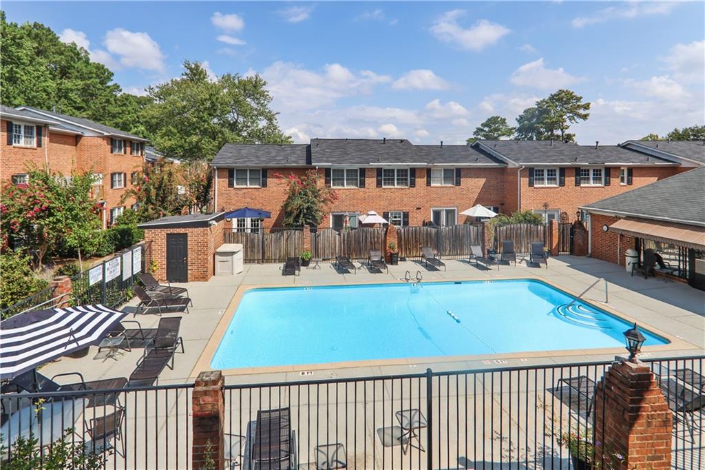 6520 Roswell Road NE Unit 92, Sandy Springs, Georgia 30328, 2 Bedrooms Bedrooms, ,1 BathroomBathrooms,Residential,Sold,6520 Roswell Road NE Unit 92,7274460