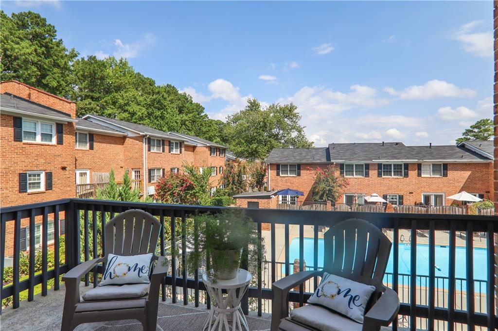 6520 Roswell Road NE Unit 92, Sandy Springs, Georgia 30328, 2 Bedrooms Bedrooms, ,1 BathroomBathrooms,Residential,Sold,6520 Roswell Road NE Unit 92,7274460