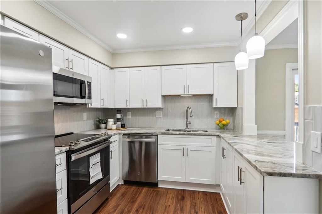 6520 Roswell Road NE Unit 92, Sandy Springs, Georgia 30328, 2 Bedrooms Bedrooms, ,1 BathroomBathrooms,Residential,Sold,6520 Roswell Road NE Unit 92,7274460