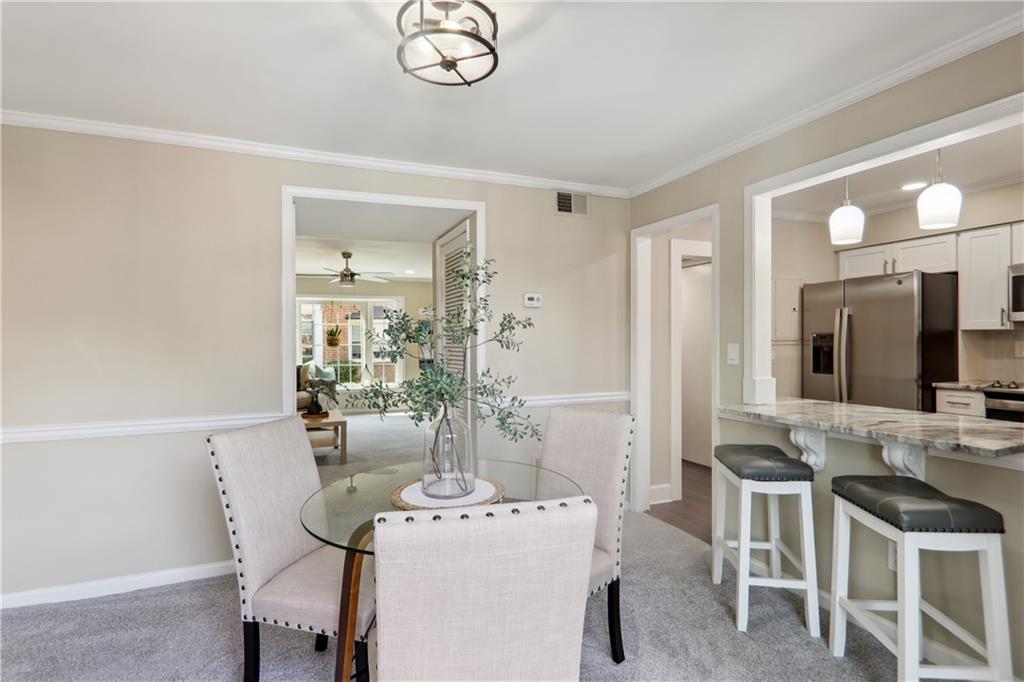 6520 Roswell Road NE Unit 92, Sandy Springs, Georgia 30328, 2 Bedrooms Bedrooms, ,1 BathroomBathrooms,Residential,Sold,6520 Roswell Road NE Unit 92,7274460
