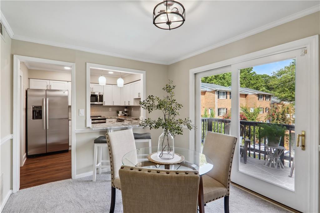 6520 Roswell Road NE Unit 92, Sandy Springs, Georgia 30328, 2 Bedrooms Bedrooms, ,1 BathroomBathrooms,Residential,Sold,6520 Roswell Road NE Unit 92,7274460