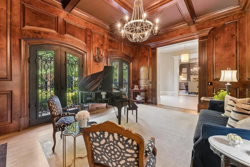 Refined Space Ideal For Entertaining Music Gatherings Or Quiet Evenings