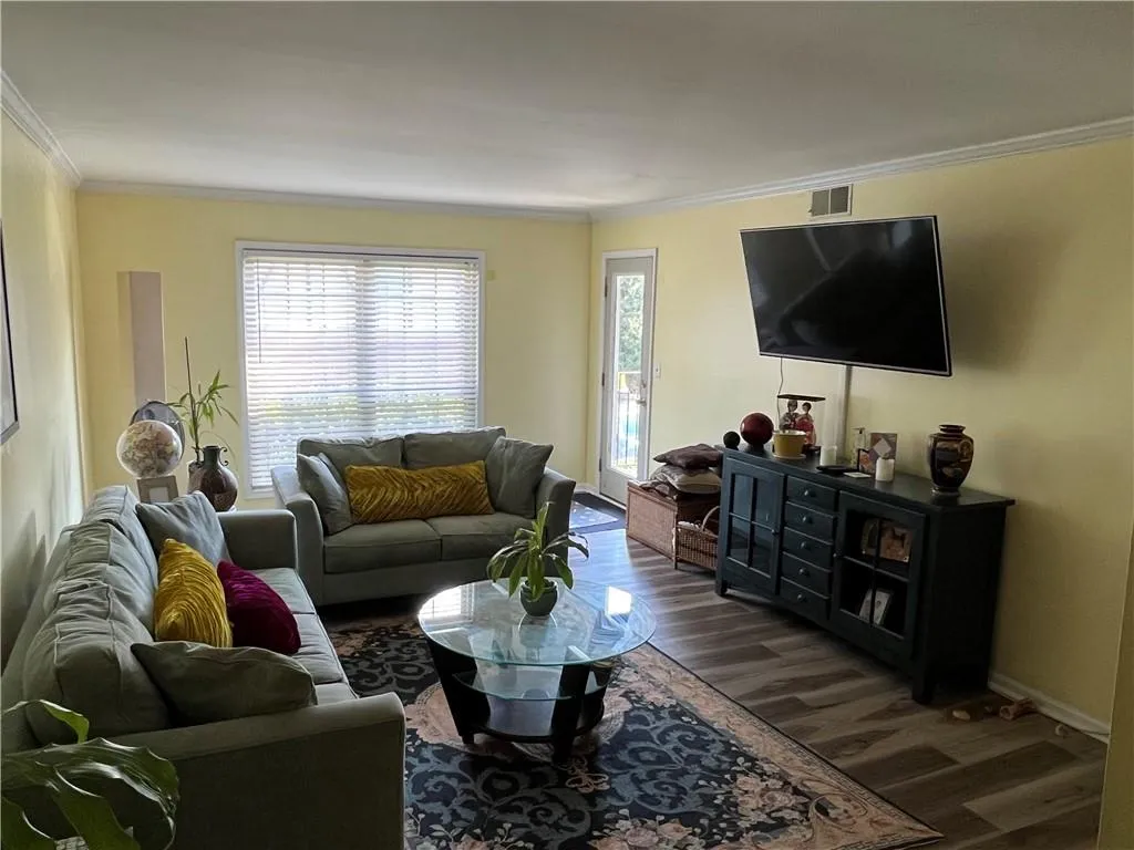 6851 Roswell Road Unit M5, Sandy Springs, Georgia 30328, 3 Bedrooms Bedrooms, ,2 BathroomsBathrooms,Residential,Sold,6851 Roswell Road Unit M5,7120732