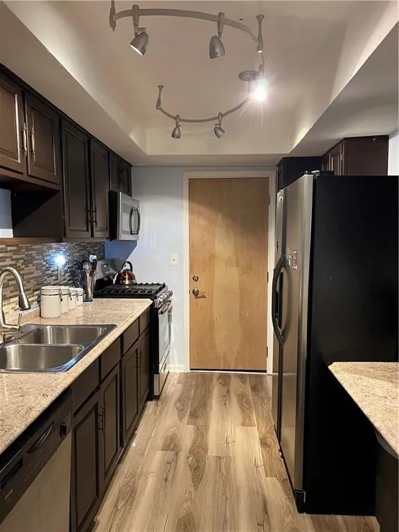 6851 Roswell Road Unit M5, Sandy Springs, Georgia 30328, 3 Bedrooms Bedrooms, ,2 BathroomsBathrooms,Residential,Sold,6851 Roswell Road Unit M5,7120732