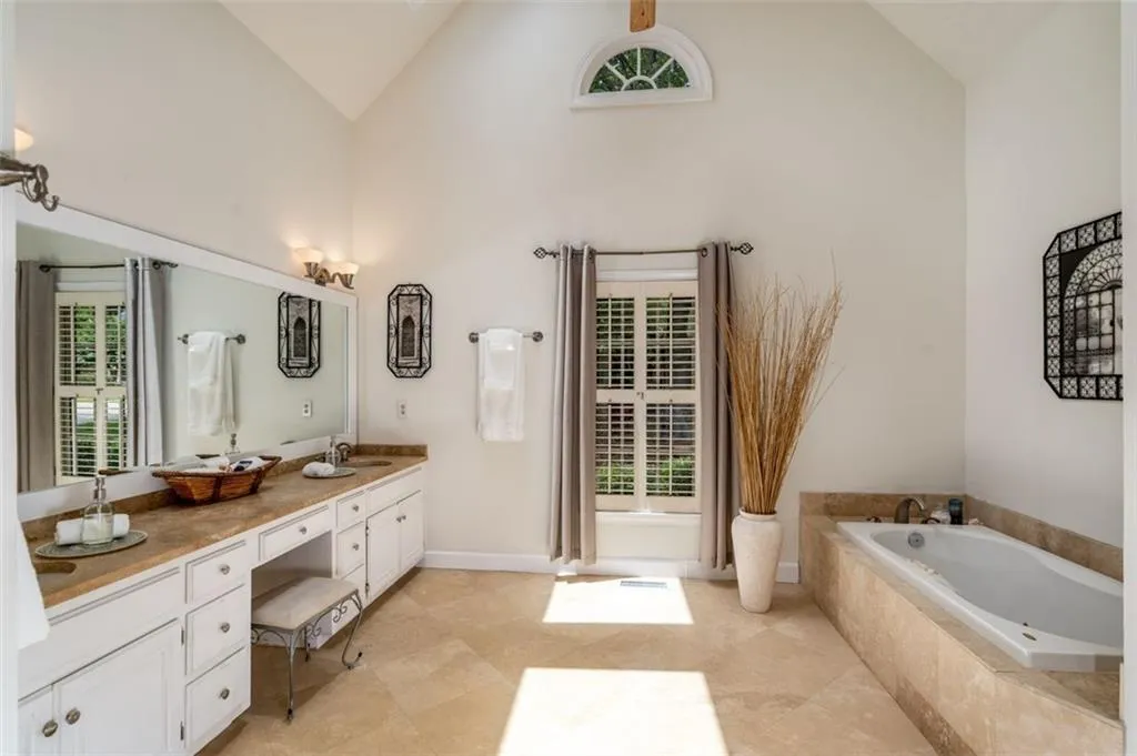 415 Ashdowne Way, Atlanta, Georgia 30350, 5 Bedrooms Bedrooms, ,4 BathroomsBathrooms,Residential,Sold,415 Ashdowne Way,6916049