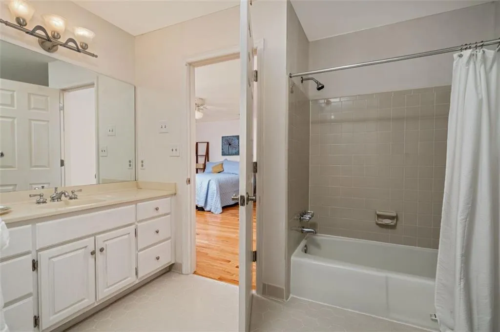 415 Ashdowne Way, Atlanta, Georgia 30350, 5 Bedrooms Bedrooms, ,4 BathroomsBathrooms,Residential,Sold,415 Ashdowne Way,6916049