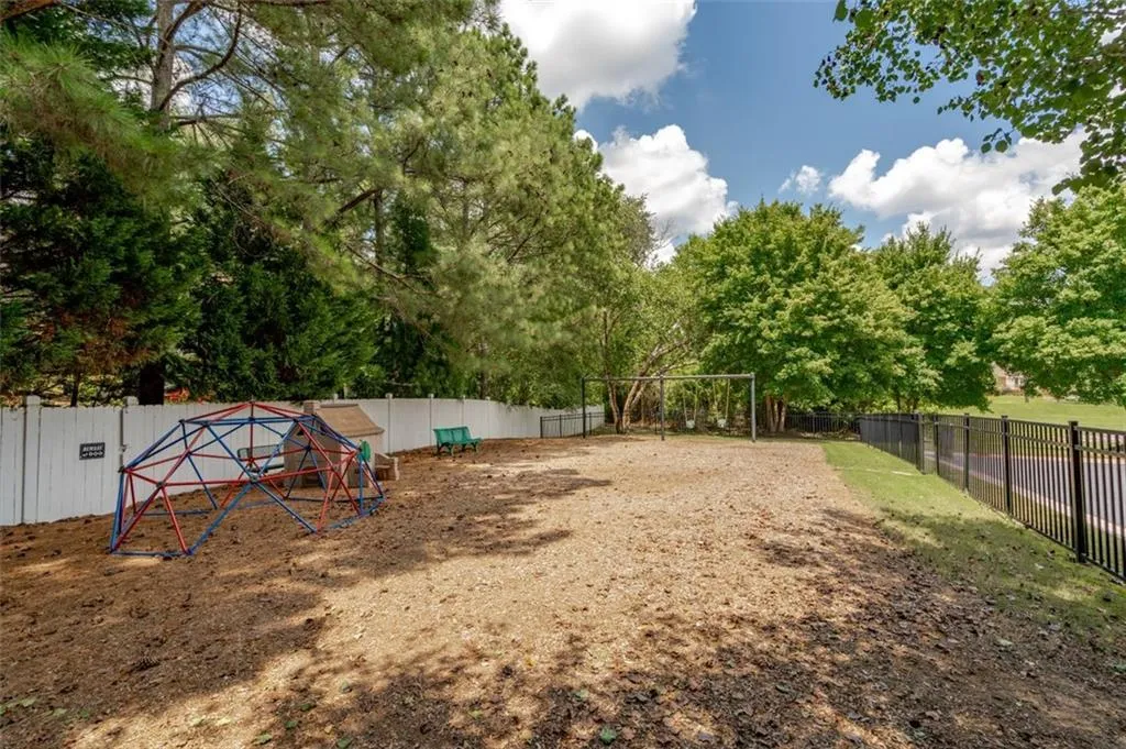 415 Ashdowne Way, Atlanta, Georgia 30350, 5 Bedrooms Bedrooms, ,4 BathroomsBathrooms,Residential,Sold,415 Ashdowne Way,6916049