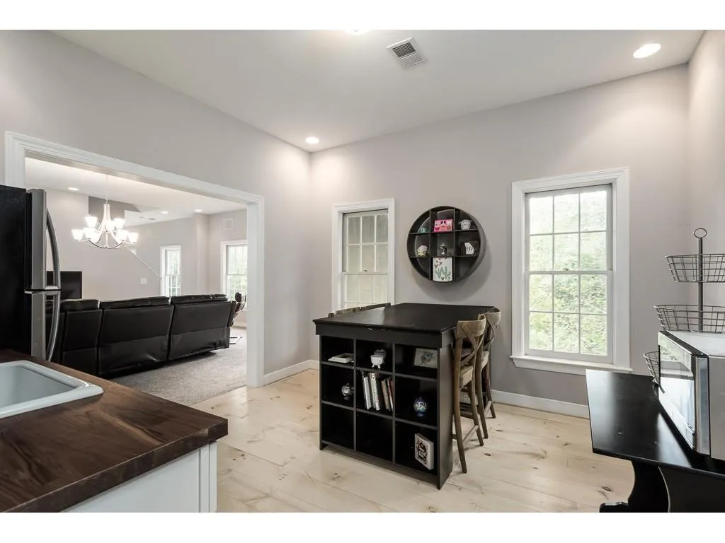 5795 De Claire Court, Sandy Springs, Georgia 30328, 4 Bedrooms Bedrooms, ,5 BathroomsBathrooms,Residential,Sold,5795 De Claire Court,6093184