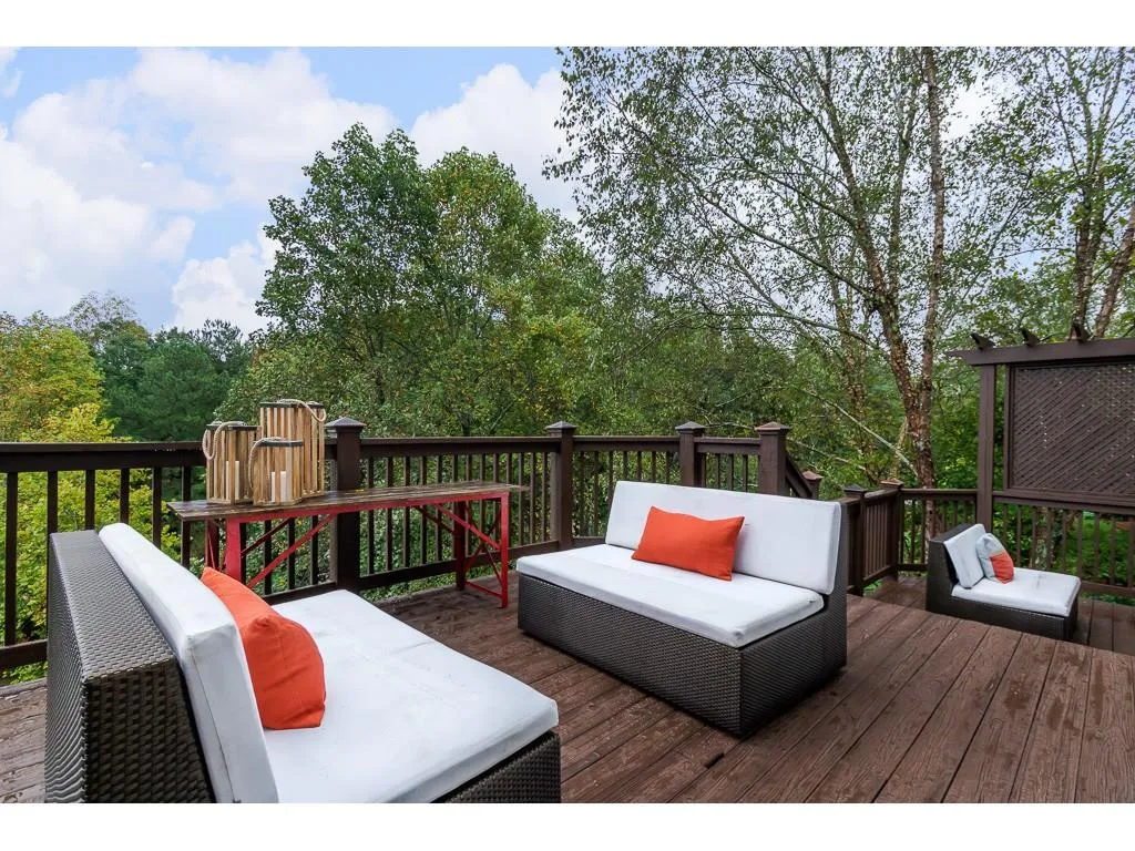 5795 De Claire Court, Sandy Springs, Georgia 30328, 4 Bedrooms Bedrooms, ,5 BathroomsBathrooms,Residential,Sold,5795 De Claire Court,6093184