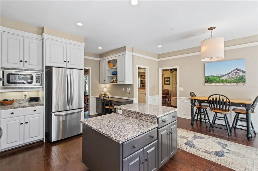 555 Cambridge Way, Atlanta, Georgia 30328, 6 Bedrooms Bedrooms, ,3 BathroomsBathrooms,Residential,Sold,555 Cambridge Way,7361927
