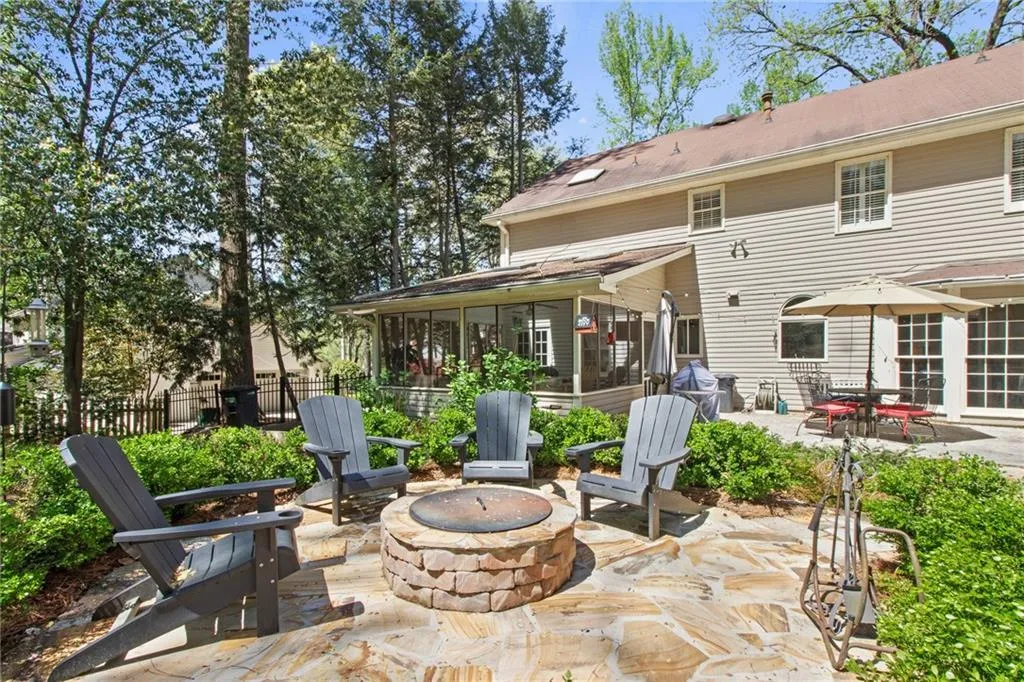 555 Cambridge Way, Atlanta, Georgia 30328, 6 Bedrooms Bedrooms, ,3 BathroomsBathrooms,Residential,Sold,555 Cambridge Way,7361927