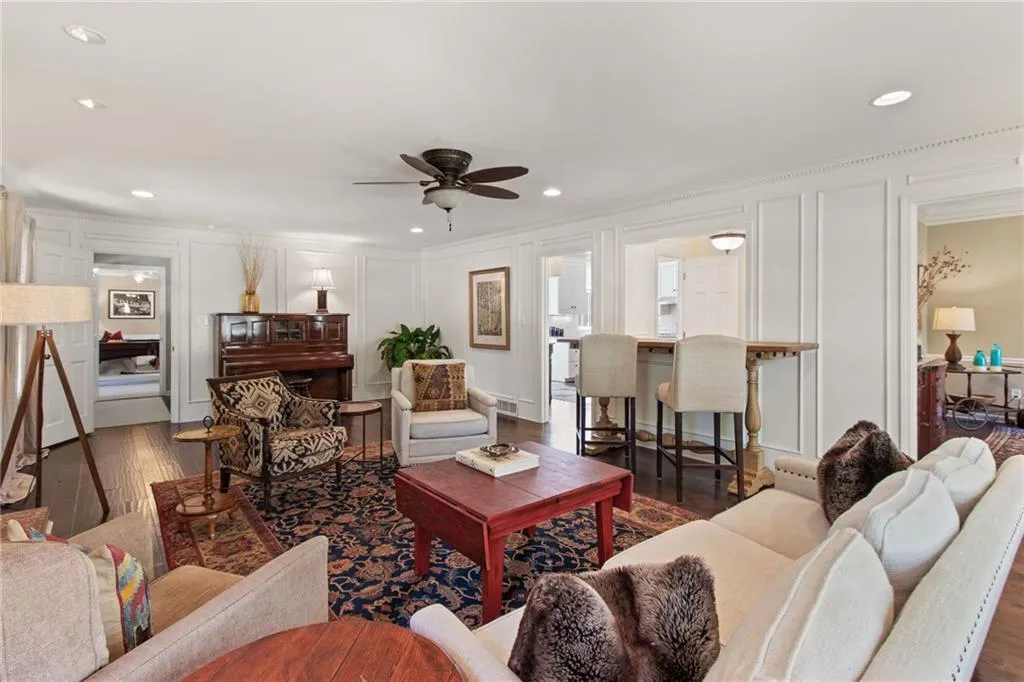 555 Cambridge Way, Atlanta, Georgia 30328, 6 Bedrooms Bedrooms, ,3 BathroomsBathrooms,Residential,Sold,555 Cambridge Way,7361927