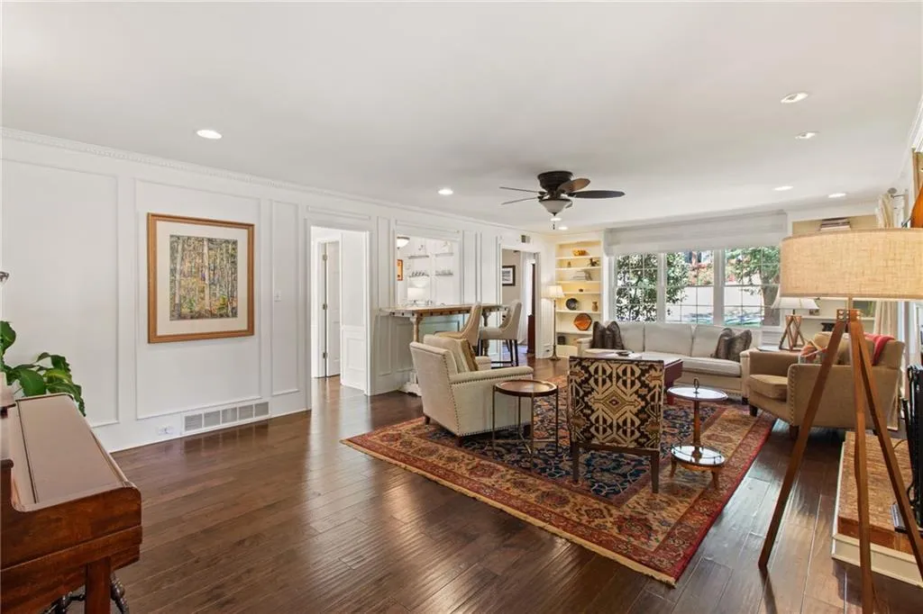 555 Cambridge Way, Atlanta, Georgia 30328, 6 Bedrooms Bedrooms, ,3 BathroomsBathrooms,Residential,Sold,555 Cambridge Way,7361927