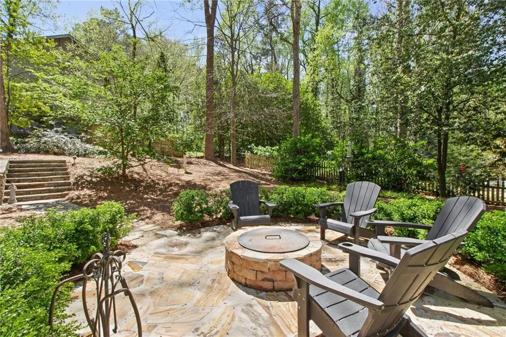 555 Cambridge Way, Atlanta, Georgia 30328, 6 Bedrooms Bedrooms, ,3 BathroomsBathrooms,Residential,Sold,555 Cambridge Way,7361927