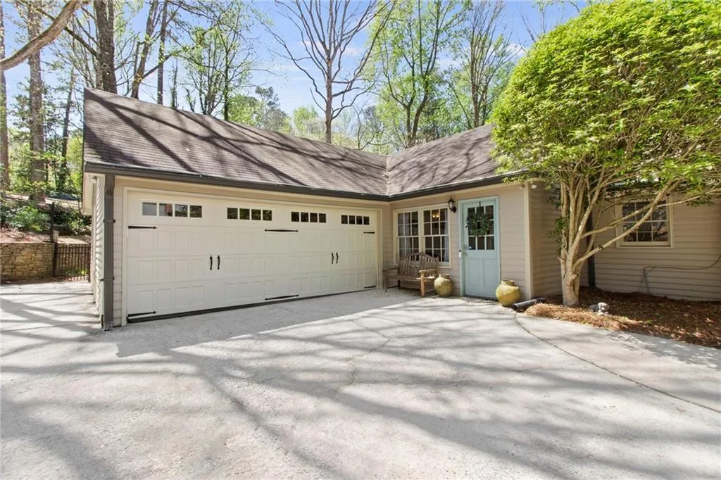 555 Cambridge Way, Atlanta, Georgia 30328, 6 Bedrooms Bedrooms, ,3 BathroomsBathrooms,Residential,Sold,555 Cambridge Way,7361927