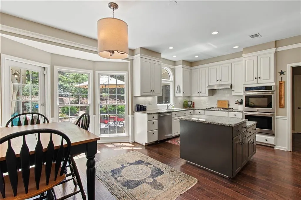 555 Cambridge Way, Atlanta, Georgia 30328, 6 Bedrooms Bedrooms, ,3 BathroomsBathrooms,Residential,Sold,555 Cambridge Way,7361927