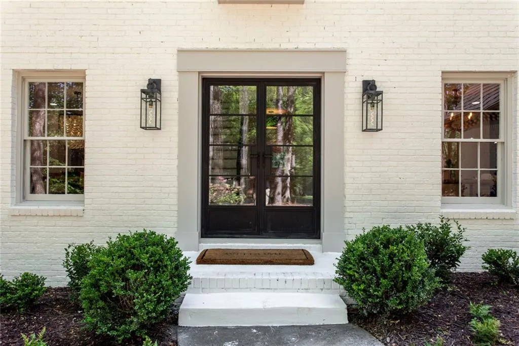 6985 Wycombe Road, Sandy Springs, Georgia 30328, 6 Bedrooms Bedrooms, ,5 BathroomsBathrooms,Residential,Sold,6985 Wycombe Road,7036594