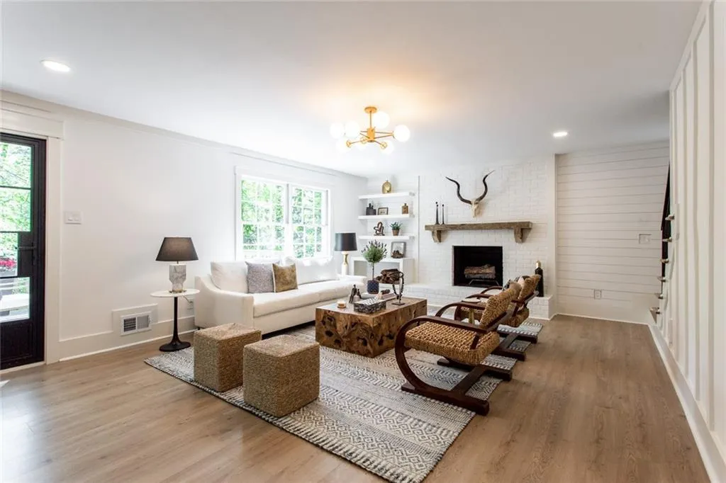 6985 Wycombe Road, Sandy Springs, Georgia 30328, 6 Bedrooms Bedrooms, ,5 BathroomsBathrooms,Residential,Sold,6985 Wycombe Road,7036594