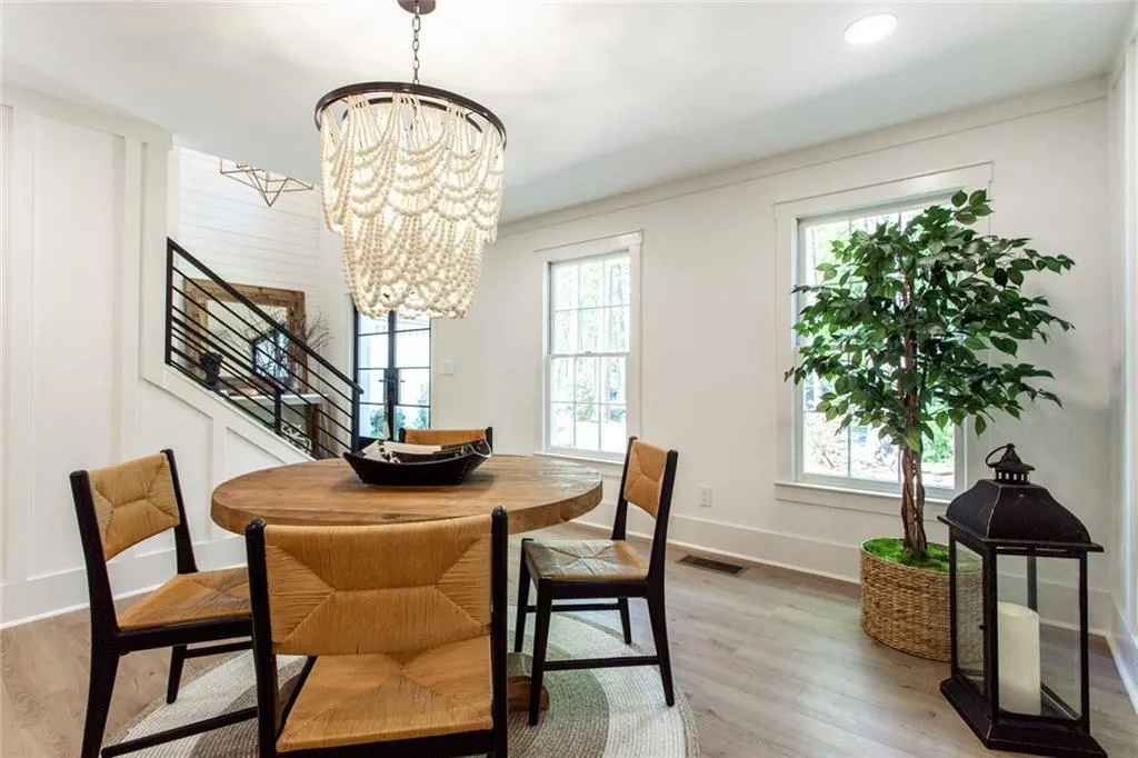 6985 Wycombe Road, Sandy Springs, Georgia 30328, 6 Bedrooms Bedrooms, ,5 BathroomsBathrooms,Residential,Sold,6985 Wycombe Road,7036594