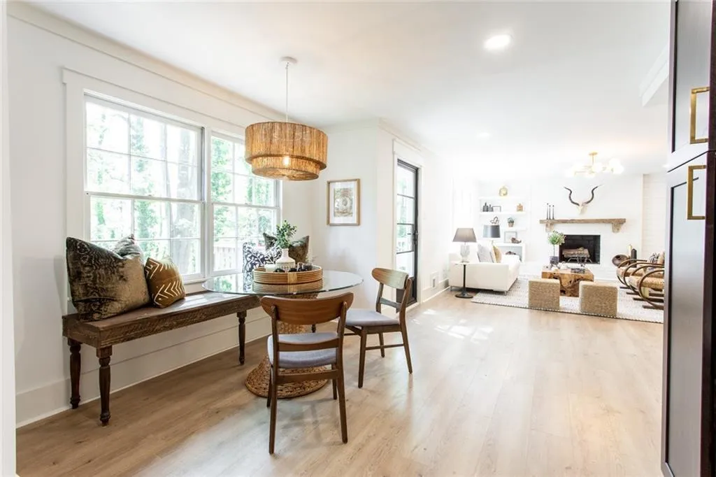6985 Wycombe Road, Sandy Springs, Georgia 30328, 6 Bedrooms Bedrooms, ,5 BathroomsBathrooms,Residential,Sold,6985 Wycombe Road,7036594