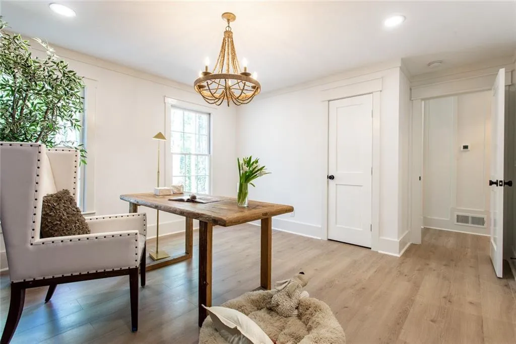 6985 Wycombe Road, Sandy Springs, Georgia 30328, 6 Bedrooms Bedrooms, ,5 BathroomsBathrooms,Residential,Sold,6985 Wycombe Road,7036594