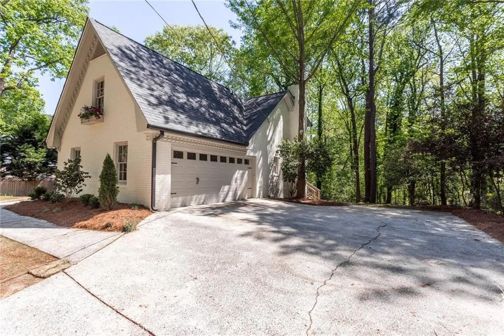 6985 Wycombe Road, Sandy Springs, Georgia 30328, 6 Bedrooms Bedrooms, ,5 BathroomsBathrooms,Residential,Sold,6985 Wycombe Road,7036594