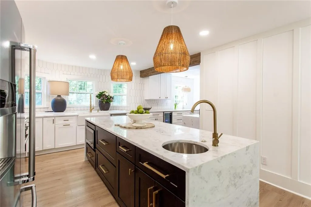 6985 Wycombe Road, Sandy Springs, Georgia 30328, 6 Bedrooms Bedrooms, ,5 BathroomsBathrooms,Residential,Sold,6985 Wycombe Road,7036594
