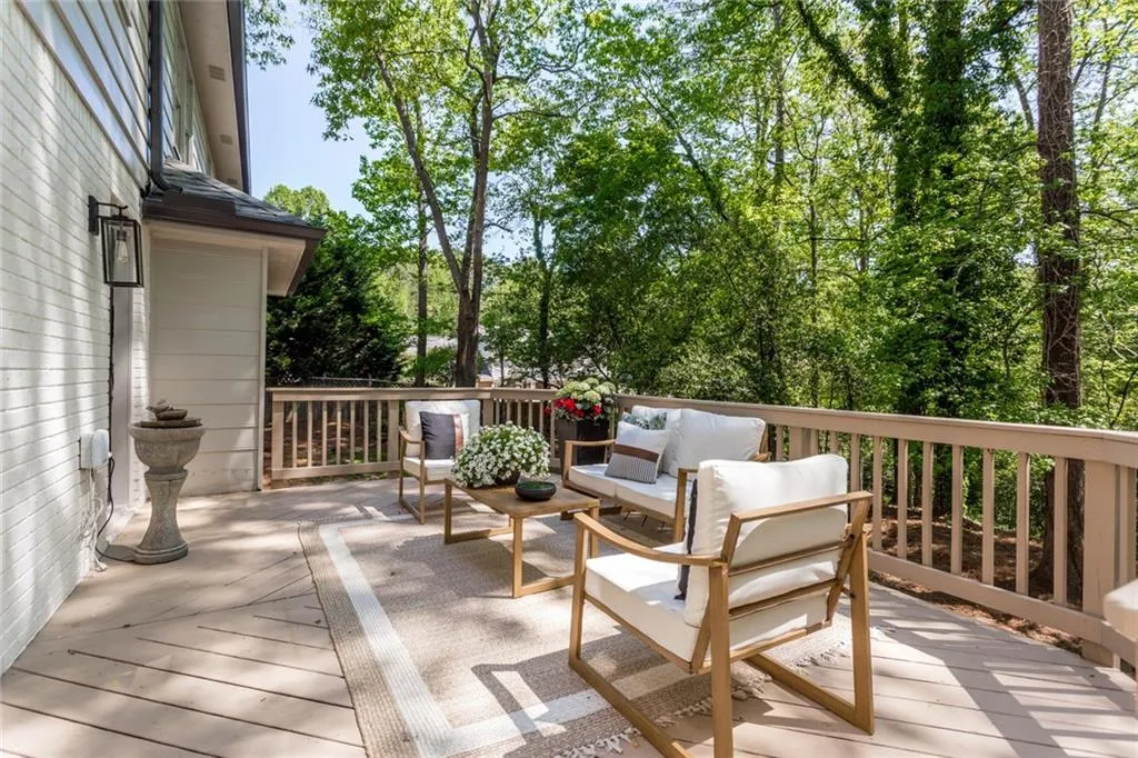6985 Wycombe Road, Sandy Springs, Georgia 30328, 6 Bedrooms Bedrooms, ,5 BathroomsBathrooms,Residential,Sold,6985 Wycombe Road,7036594