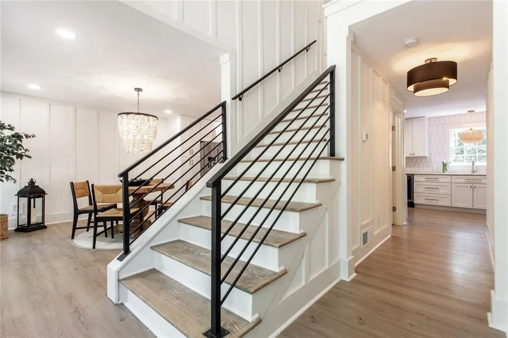 6985 Wycombe Road, Sandy Springs, Georgia 30328, 6 Bedrooms Bedrooms, ,5 BathroomsBathrooms,Residential,Sold,6985 Wycombe Road,7036594