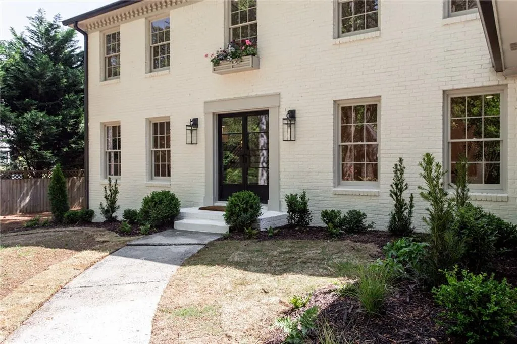 6985 Wycombe Road, Sandy Springs, Georgia 30328, 6 Bedrooms Bedrooms, ,5 BathroomsBathrooms,Residential,Sold,6985 Wycombe Road,7036594