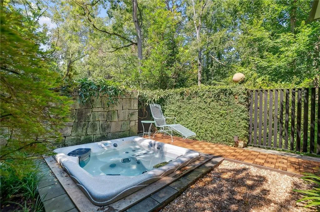 3033 E Pine Valley Road Nw, Atlanta, Georgia 30305, 4 Bedrooms Bedrooms, ,5 BathroomsBathrooms,Residential,For Sale,3033 E Pine Valley Road Nw,7638855