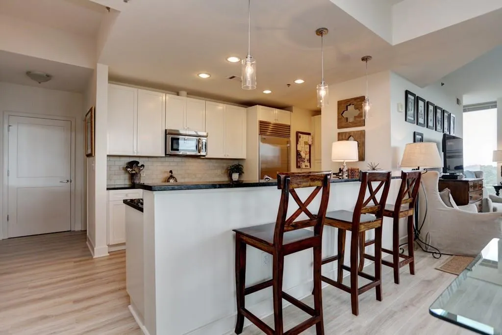 2795 Peachtree Road Ne Unit 608, Atlanta, Georgia 30305, 2 Bedrooms Bedrooms, ,2 BathroomsBathrooms,Residential,Sold,2795 Peachtree Road Ne Unit 608,5682633