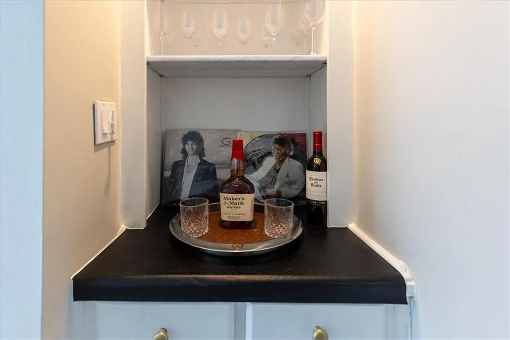 3203 Lenox Road Ne Unit 24, Atlanta, Georgia 30324, 3 Bedrooms Bedrooms, 0 ,2 BathroomsBathrooms,Residential,For Sale,3203 Lenox Road Ne Unit 24,7716388