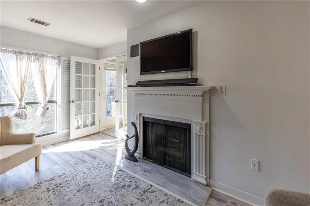 3203 Lenox Road Ne Unit 24, Atlanta, Georgia 30324, 3 Bedrooms Bedrooms, 0 ,2 BathroomsBathrooms,Residential,For Sale,3203 Lenox Road Ne Unit 24,7716388