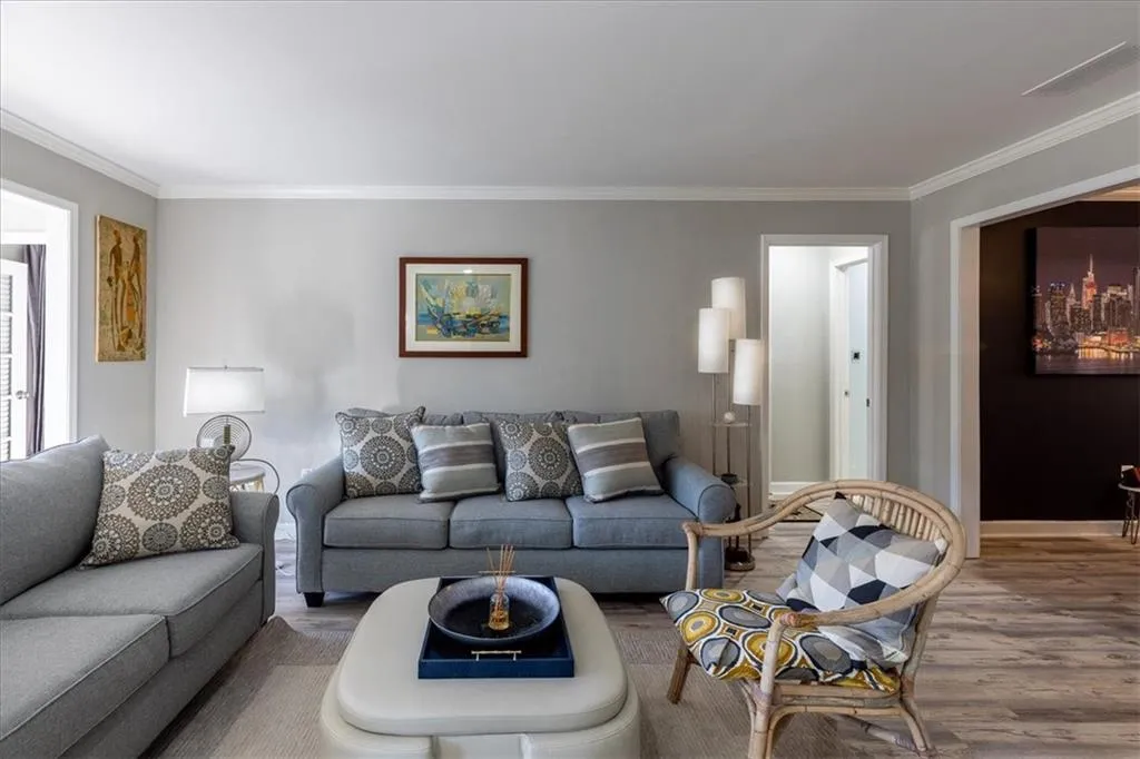 3203 Lenox Road Ne Unit 24, Atlanta, Georgia 30324, 3 Bedrooms Bedrooms, 0 ,2 BathroomsBathrooms,Residential,For Sale,3203 Lenox Road Ne Unit 24,7716388