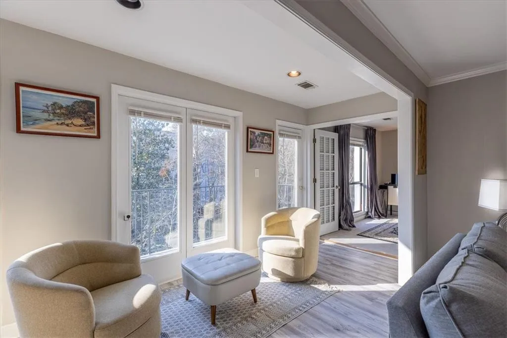 3203 Lenox Road Ne Unit 24, Atlanta, Georgia 30324, 3 Bedrooms Bedrooms, 0 ,2 BathroomsBathrooms,Residential,For Sale,3203 Lenox Road Ne Unit 24,7716388