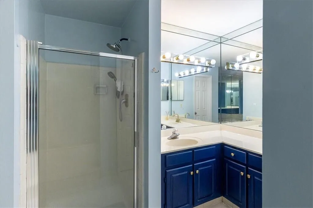 3203 Lenox Road Ne Unit 24, Atlanta, Georgia 30324, 3 Bedrooms Bedrooms, 0 ,2 BathroomsBathrooms,Residential,For Sale,3203 Lenox Road Ne Unit 24,7716388