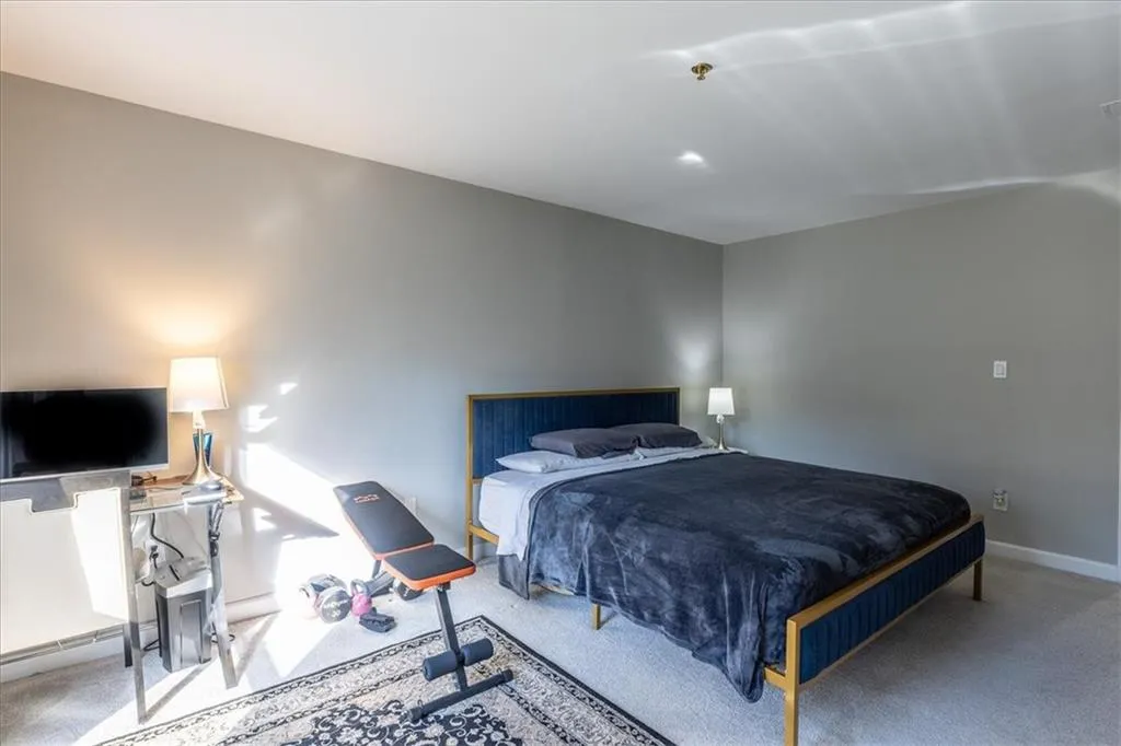 3203 Lenox Road Ne Unit 24, Atlanta, Georgia 30324, 3 Bedrooms Bedrooms, 0 ,2 BathroomsBathrooms,Residential,For Sale,3203 Lenox Road Ne Unit 24,7716388