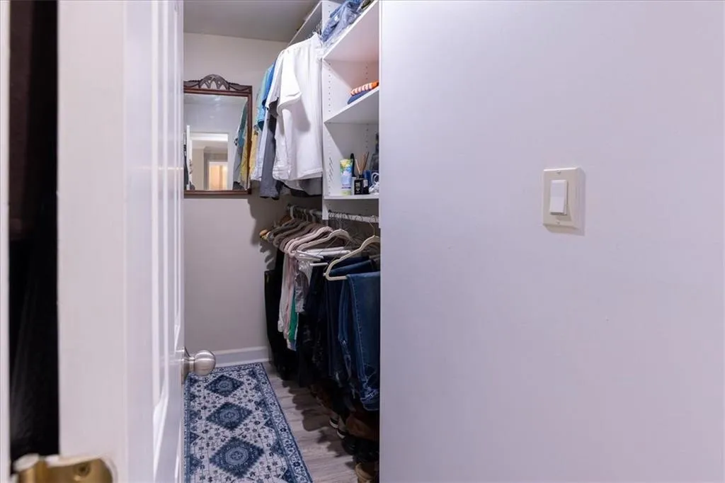 3203 Lenox Road Ne Unit 24, Atlanta, Georgia 30324, 3 Bedrooms Bedrooms, 0 ,2 BathroomsBathrooms,Residential,For Sale,3203 Lenox Road Ne Unit 24,7716388