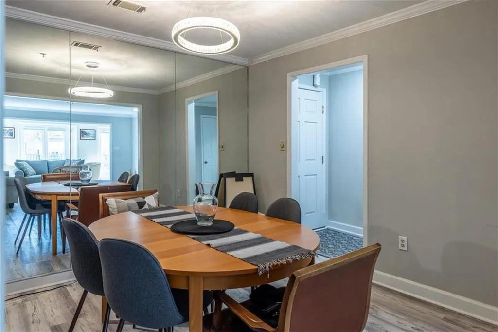 3203 Lenox Road Ne Unit 24, Atlanta, Georgia 30324, 3 Bedrooms Bedrooms, 0 ,2 BathroomsBathrooms,Residential,For Sale,3203 Lenox Road Ne Unit 24,7716388