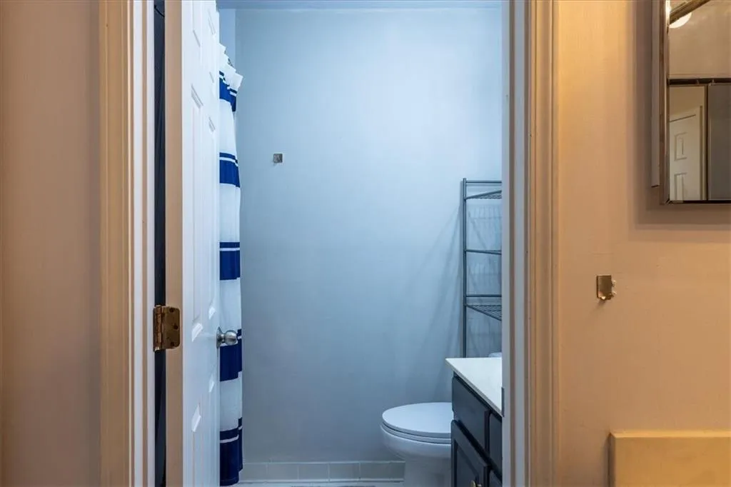 3203 Lenox Road Ne Unit 24, Atlanta, Georgia 30324, 3 Bedrooms Bedrooms, 0 ,2 BathroomsBathrooms,Residential,For Sale,3203 Lenox Road Ne Unit 24,7716388