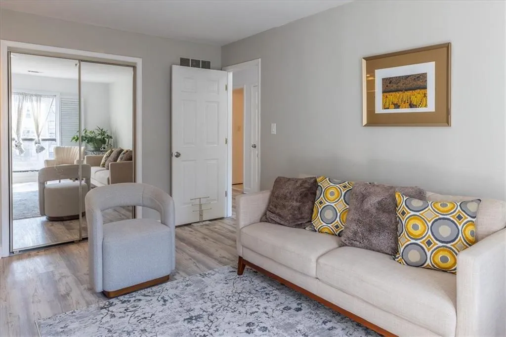 3203 Lenox Road Ne Unit 24, Atlanta, Georgia 30324, 3 Bedrooms Bedrooms, 0 ,2 BathroomsBathrooms,Residential,For Sale,3203 Lenox Road Ne Unit 24,7716388